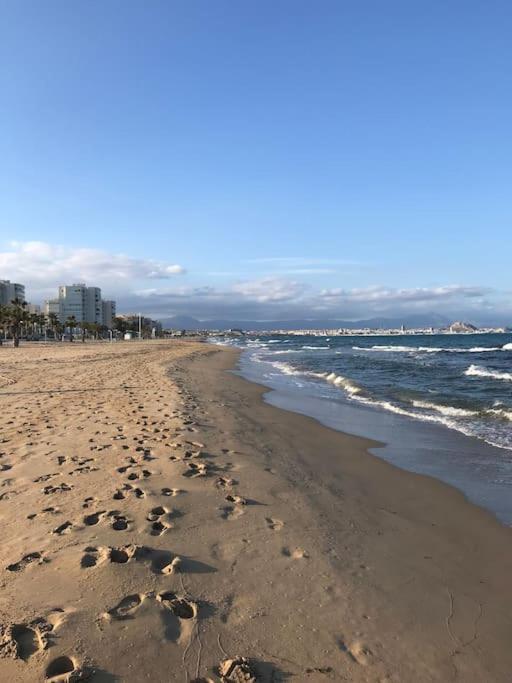 70 Sqm Apartment With Seaview In Arenales Del Sol. Екстериор снимка