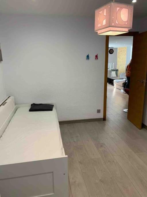 70 Sqm Apartment With Seaview In Arenales Del Sol. Екстериор снимка