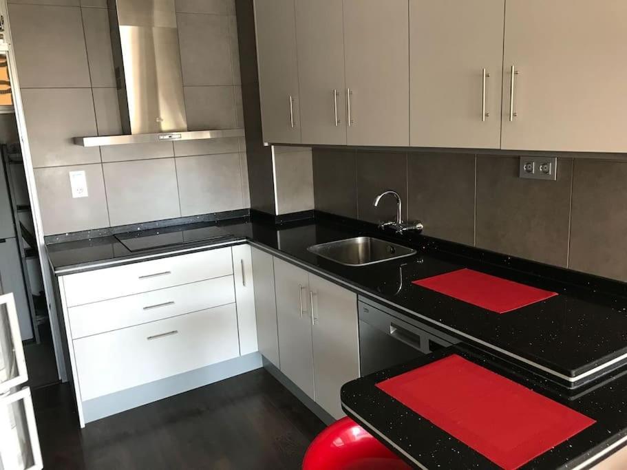 70 Sqm Apartment With Seaview In Arenales Del Sol. Екстериор снимка