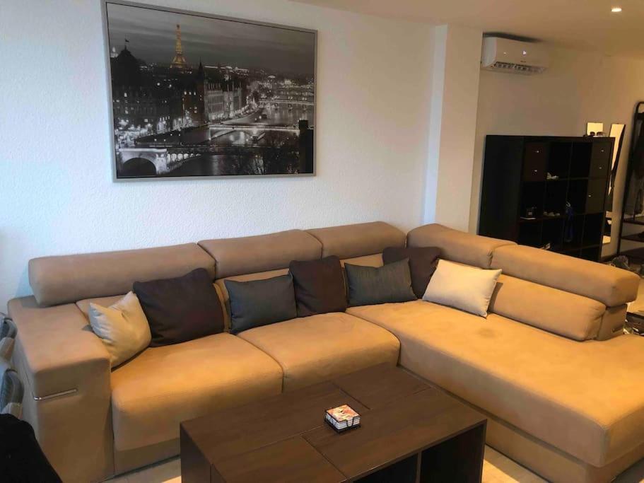 70 Sqm Apartment With Seaview In Arenales Del Sol. Екстериор снимка