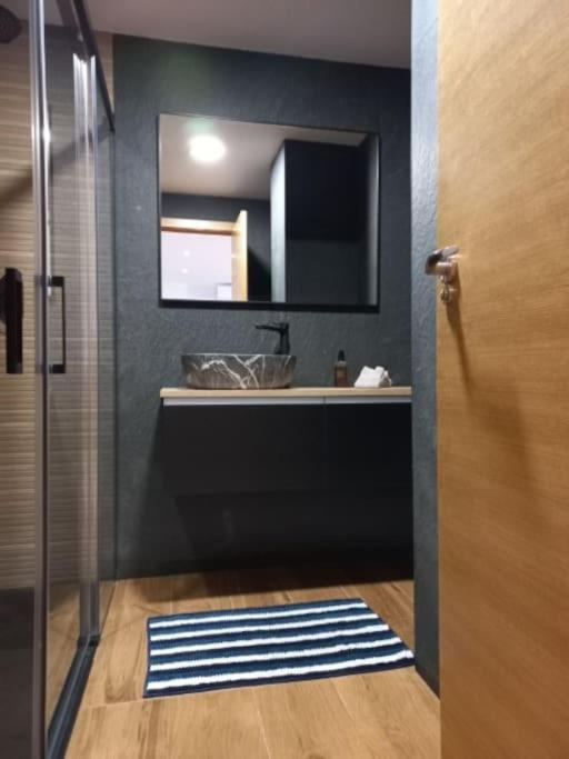 70 Sqm Apartment With Seaview In Arenales Del Sol. Екстериор снимка